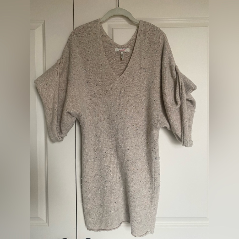 BCBG MaxAzria LIMITED RUNWAY Wool & Cashmere blend Dropped Sleeve Sweater